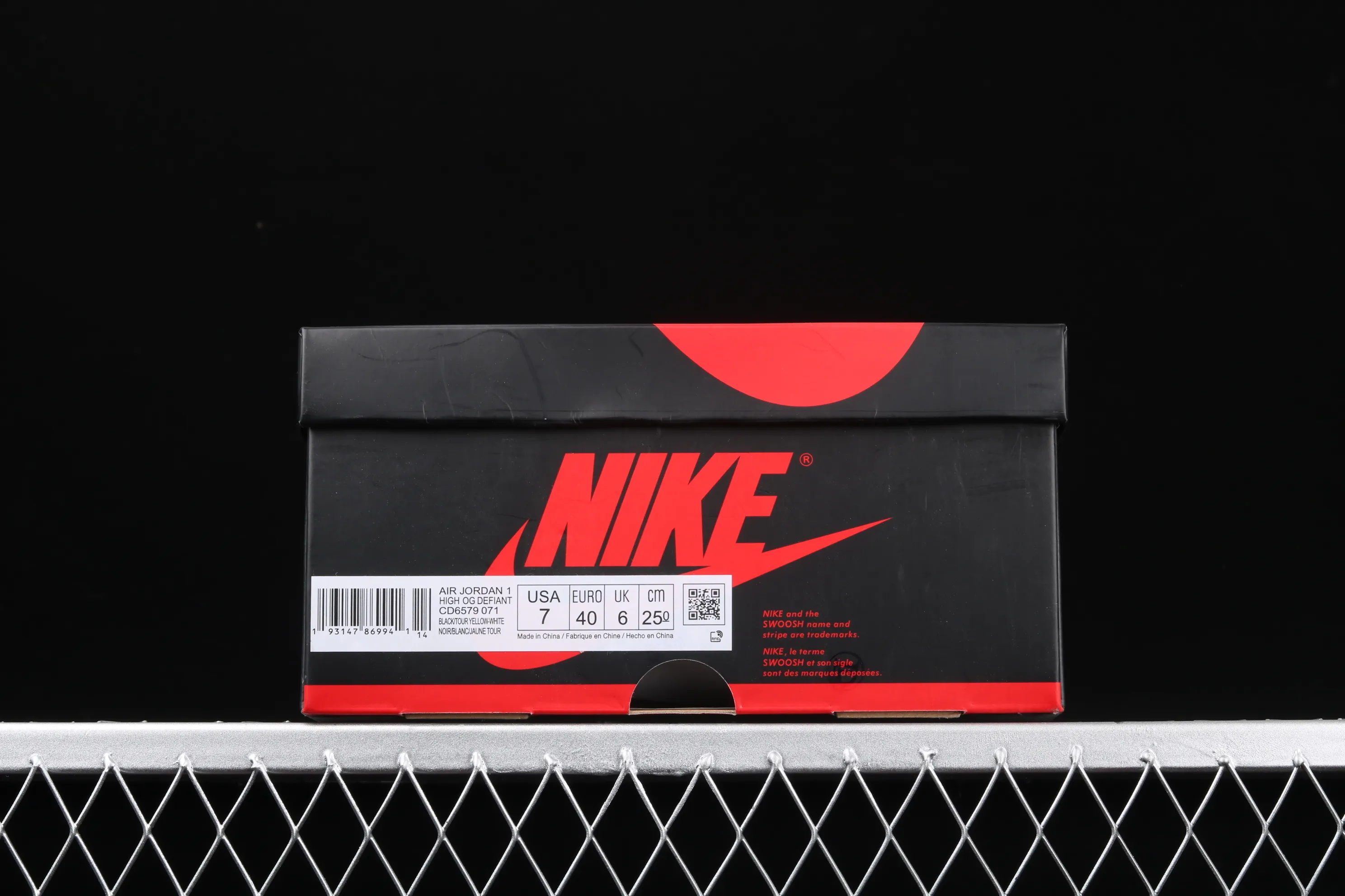 All categories Air Jordan Jordan series basketball shoes Air Jordan 1 High Air Jordan 1 "Dynamic Yellow" AJ1 black and white contrast stitching hook basketball shoes CD6579-071